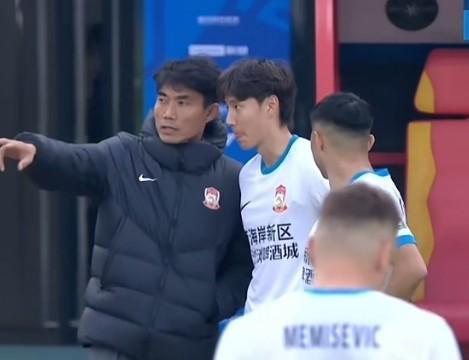 JRS直播吧-记者:西海岸队今天奔赴上海,备战本周日客战海港队的比赛